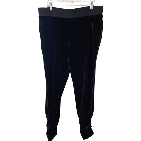 Juicy Couture Ruched Velvet Jogger Pants (XL) - Picture 3 of 10